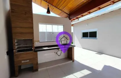 Casa de 210m² em terreno de 348m² em pouso alegre. 3 dormitórios (1 suíte), 2 vagas cobertas e amplo quintal