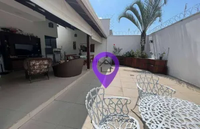 Casa de 250m² em terreno de 300m² no santa rita ii, pouso alegre. 3 dormitórios (1 suíte master com hidromassagem), 4 vagas e área de lazer completa