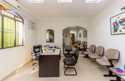 Atraente casa tipo para venda em saúde com 5 quartos, sendo 1 suíte, 261m²