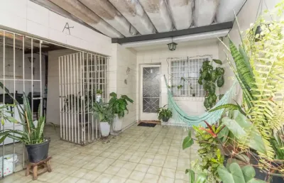 Confortável casa tipo para venda em vila santa catarina com 5 quartos, sendo 1 suíte, 115m²