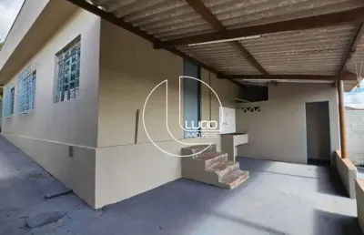 Casa com 3 quartos à venda na avenida anhanguera, vila goiás, anápolis, 190 m2 por r$ 500.000