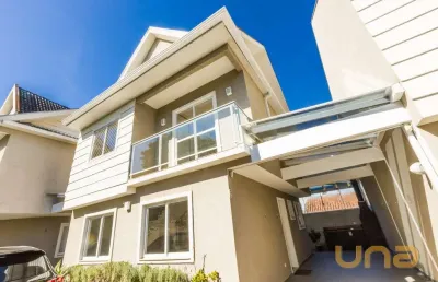 Sobrado em condominio em santa felicidade com 139,67m²