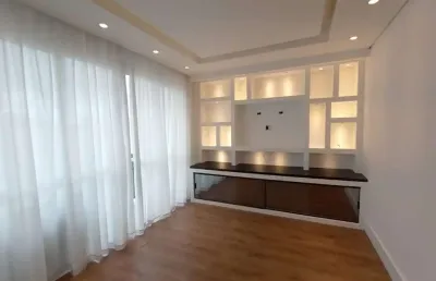 Apartamento com 3 quartos para alugar na Rua Lamenha Lins, 212, Centro, Curitiba