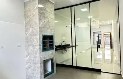 Casa térrea no jardim itália com 1 suíte e 2 quartos e área gourmet