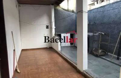 Casa com 2 quartos à venda na rua conceição da feira, pitangueiras, rio de janeiro, 300 m2 por r$ 900.000