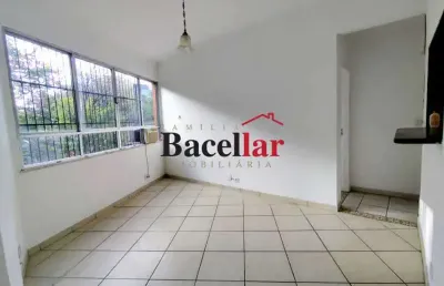 Apartamento com 2 quartos para alugar na rua marechal trompowsky, tijuca, rio de janeiro, 82 m2 por r$ 2.300