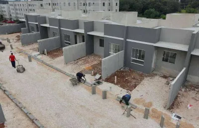 Casa com 2 dormitórios sendo uma suíte à venda, 64 m² por r$ 370.000 - costeira - araucária/pr