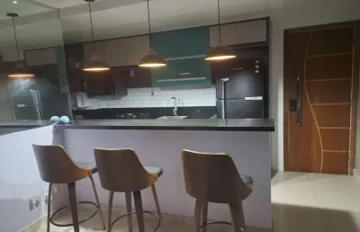 Apartamento com 2 quartos sendo 1 suíte  em lauro de freitas.
