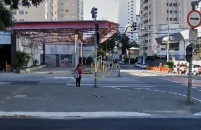 Terreno à venda na Avenida Ibirapuera, Moema, São Paulo