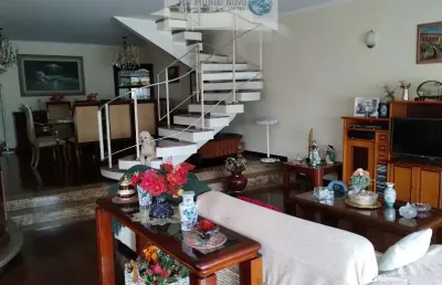 Casa, tipo sobrado com 3 dormitórios tipo suítes ampla sala 3 vagas e quintal em região nobre do klabin jardim da glória vila mariana