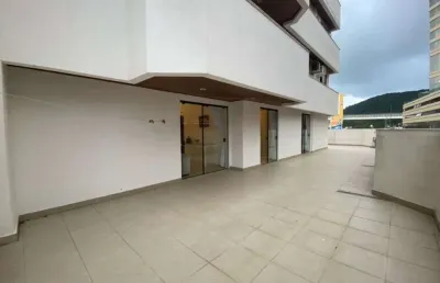 Aluguel anual: apartamento com 3 dormitórios na quadra mar barra sul - balneário camboriú/sc