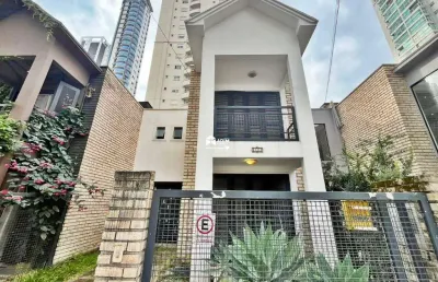 Aluguel anual: casa residencial com 3 suítes e 154 metros no centro de balneário camboriú.