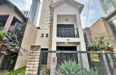 Aluguel anual: casa comercial com 154 metros no centro de balneário camboriú.