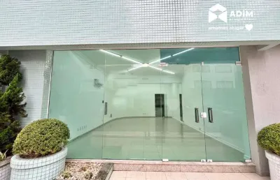 Aluguel anual: sala comercial no centro de balneário camboriú com ótimo fluxo de pedestres!