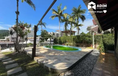 Aluguel anual: casa em condomínio com piscina em baneário camboriú