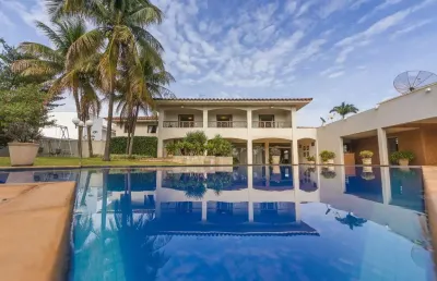 Elegante sobrado para venda em nova jaboticabal com 7 quartos, sendo 4 suítes, 1,254m²