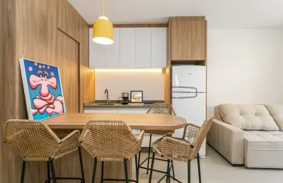 Mobiliado e moderno | 2 quartos com churrasqueira no ribeirão da ilha