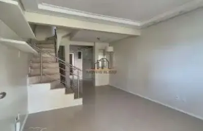 Casa em condomínio localizada no bairro rio branco/canoas