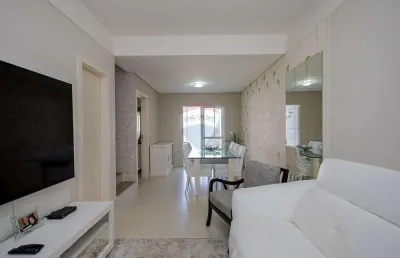 Casa em condomínio fechado com 3 quartos à venda na Rua Augusto Steembock, 565, Uberaba, Curitiba