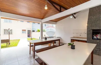 Sobrado 3 quartos 1 suíte  no uberaba, com edícula e amplo terreno em curitiba!