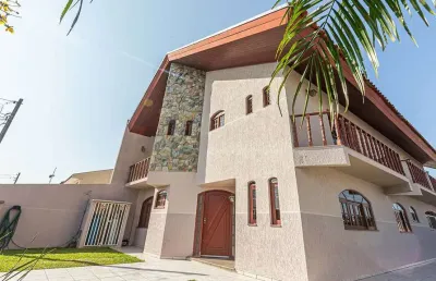 Casa com 4 quartos à venda na rua santa alves petra, 367, emiliano perneta, pinhais, 338 m2 por r$ 1.180.000