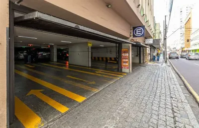 Garagem à venda na alameda doutor muricy, 400, centro, curitiba, 15 m2 por r$ 45.000