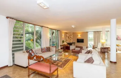 Casa pronta para morar na vila madalena, são paulo com 4 quartos, 2 suítes e 5 vagas de garagem