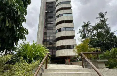 4 suítes, 3 vagas, 1 apartamento por andar, casa forte