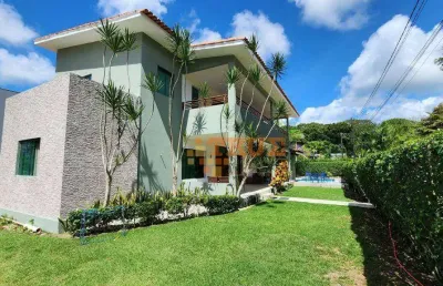 Casa em 2 pavimentos, condomínio completo em aldeia, 4 quartos, sendo 1 suite master, de esquina, móveis planejados alto padrão, piscina própria