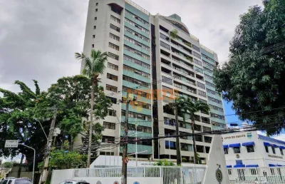 Apartamento com 4 suítes com 200m² com área de lazer em casa forte