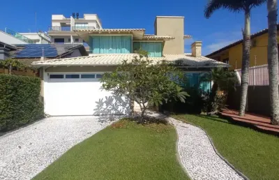 Casa à venda na Rua Amoreira, Mariscal, Bombinhas