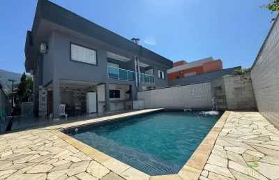 Espetacular casa em condomínio à venda em morada da praia - bertioga/sp: 4 quartos, 2 suítes, 2 salas, 2 banheiros, 2 vagas de garagem, 185m² de área!