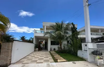 Casa espaçosa e aconchegante à venda em morada da praia, bertioga/spvenha conhecer essa incrível casa com 3 quartos, 1 suíte, 2 salas, 2 banheiros, 3 vagas de garagem e 214m² de área. agende sua visit