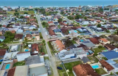 Casa com 3 quartos à venda na Avenida Paranaguá, 253, Balneário Monções, Matinhos