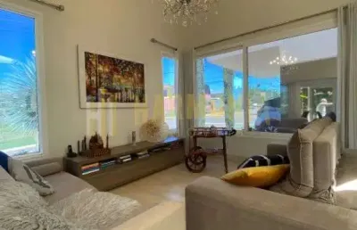 Linda casa de esquina a venda no condominio buona vitta.