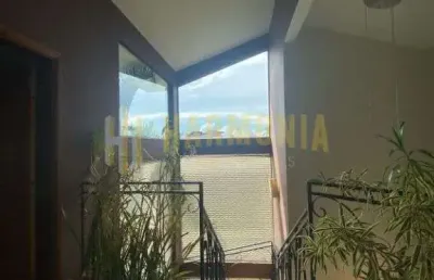 Belissimo sobrado a venda no condominio flamboyant 2