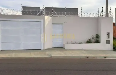 Casa a venda bem localizado no residencial monte carlo.
