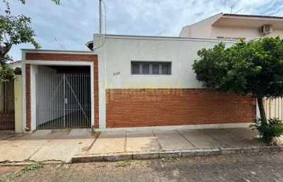 Casa com excelente localizacao, proximo ao hospital santa casa, no centro da cidade.
