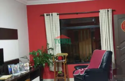 Imperdível oportunidade de adquirir uma casa de 2 quartos, 1 suite, 1 sala, 3 banheiros e 2 vagas de garagem no centro de salto-sp!