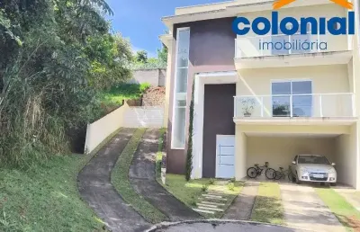 Sobrado com 3 dormitórios, sendo 1 suíte, piscina, edícula em condomínio fechado.chácaras aracary, várzea paulista.