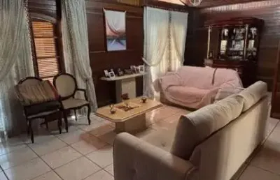 Casa ampla térrea com 3 dormitórios, sendo 1 suíte com closet, com 6 vagas, jardim de inverno.parque são luiz, jundiaí.