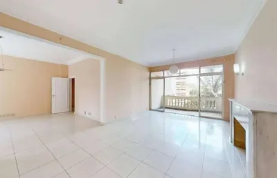 Apartamento de 177m² em clássico edifício dos anos 50