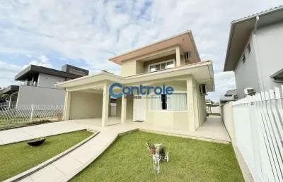Casa com 3 quartos à venda na rua das azaléias, 136, pedra branca, palhoça por r$ 1.600.000