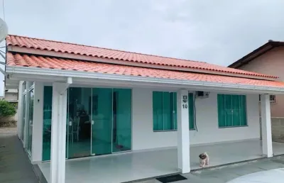 Casa com 3 quartos à venda na rua tradição, 10, pinheira, palhoça por r$ 695.000