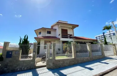 Casa com 4 quartos à venda na dr sizenando teixeira, 329, capoeiras, florianópolis por r$ 2.200.000