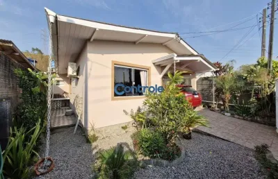 Casa com 2 quartos à venda na rua domingos de souza filho, 357, centro, palhoça por r$ 480.000