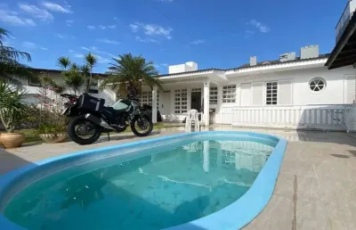 Casa com 7 quartos à venda na rua senador milton campos, 303, coqueiros, florianópolis por r$ 2.250.000