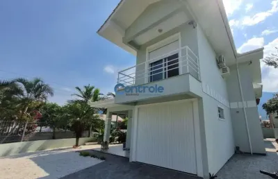 Casa com 3 quartos à venda na rua olinda olídia vieira, 297, praia de fora, palhoça por r$ 1.500.000