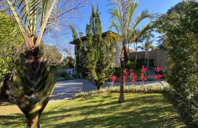 Linda casa com 4 suítes no campo comprido. próxima de mercados, colégios, parques, farmácias, rua da cidadania entre outras.