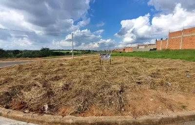 Terreno comercial/residencial, totalmente plano, de esquina.